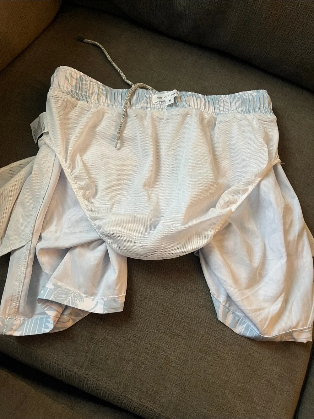 Vintage Summer Mens Volley Swim trunks Sz Small Tropical print light blue white